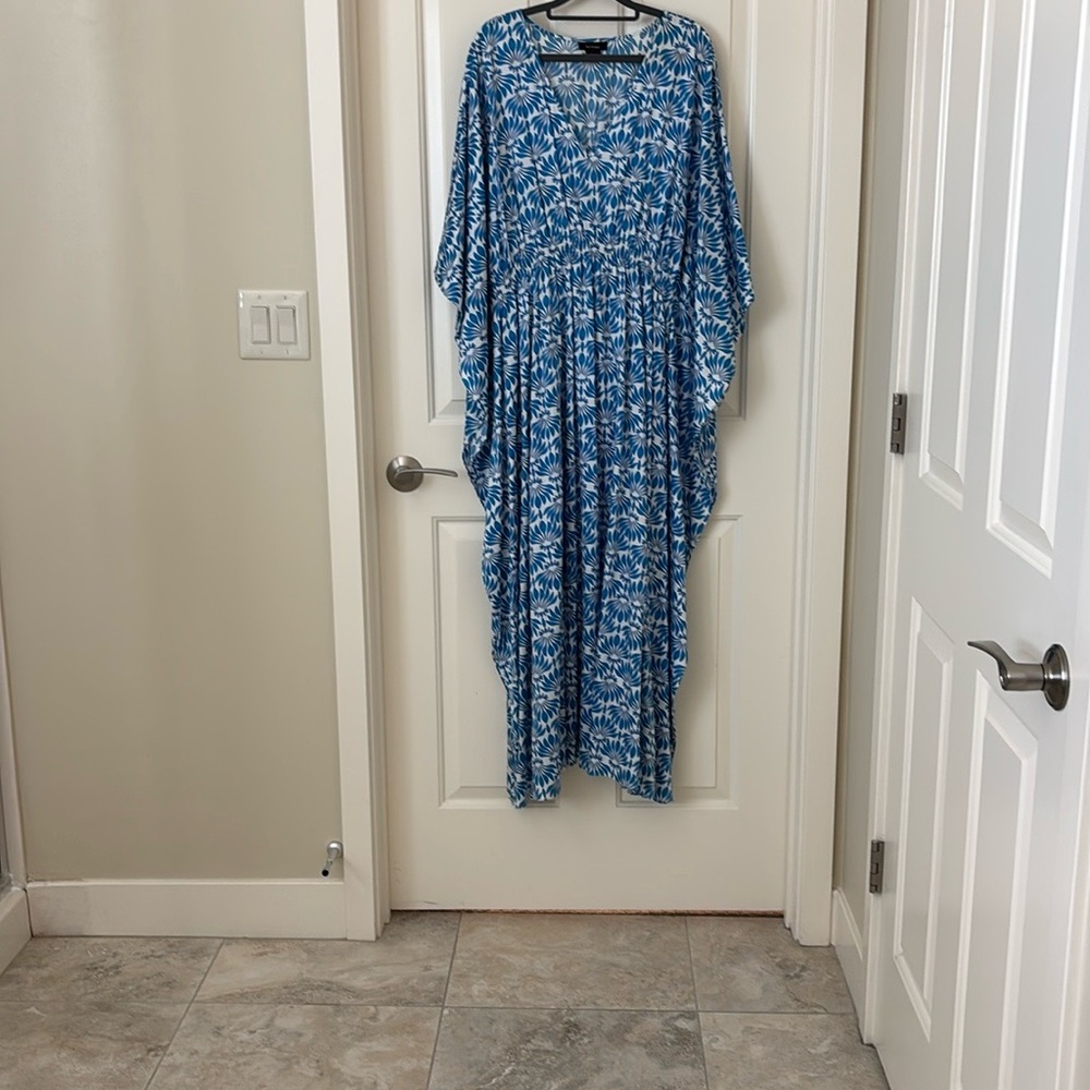 Natori Blue and White Caftan